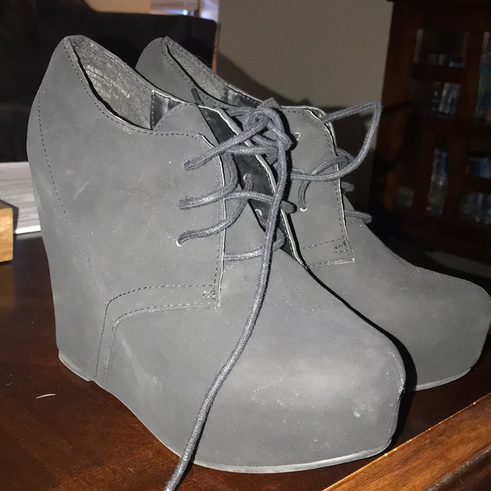 Black heeled booties